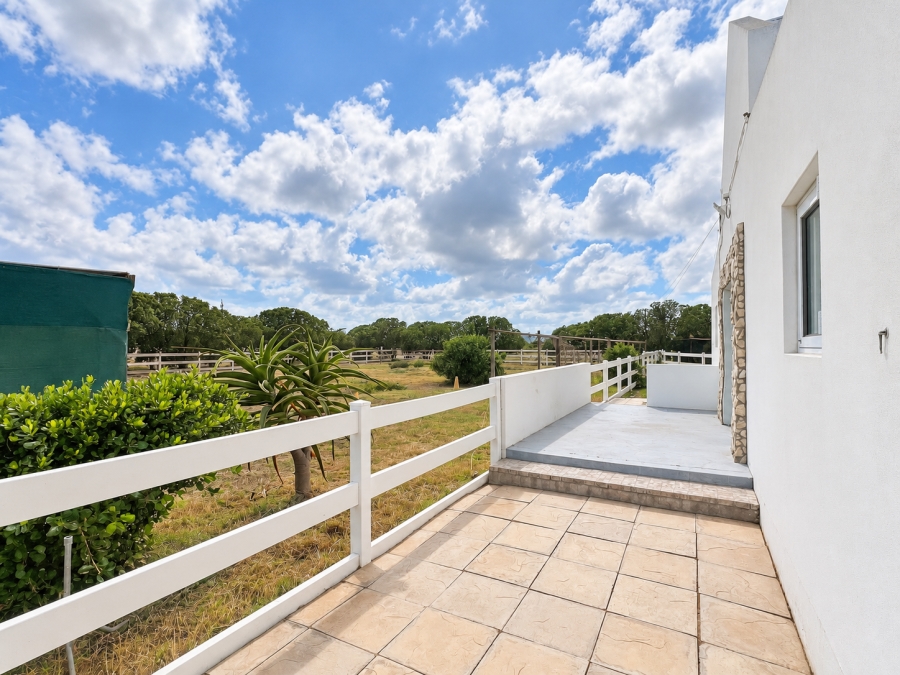 To Let 2 Bedroom Property for Rent in Long Acres Country Estate Western Cape